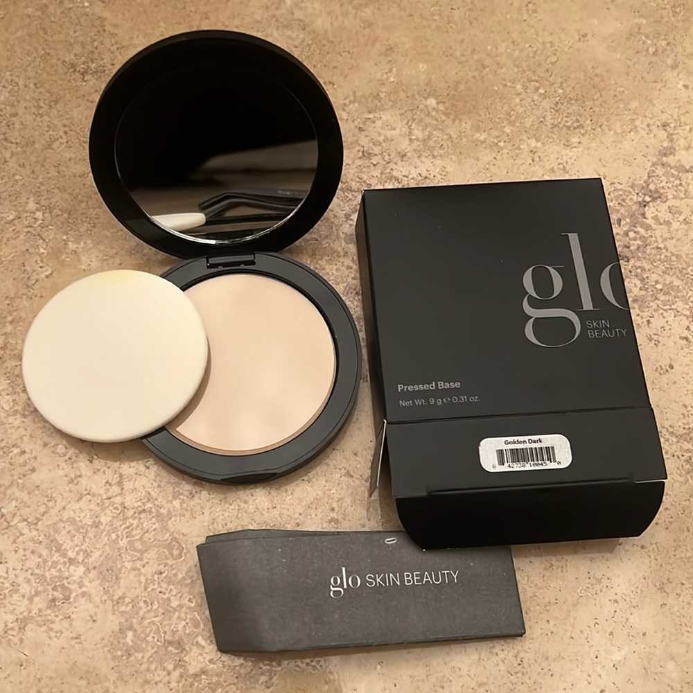New In Box Glo Skin Beauty Pressed Base Powder Foundation in Golden Dark Color
